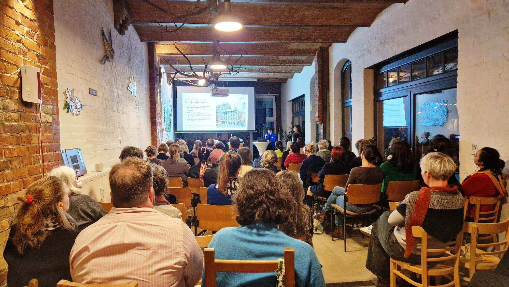 Großer Workshopraum Pulsraum Berlin Wedding – Platz für 40 - 80 Personen